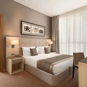 Отель Tryp By Wyndham Center, Абу-Даби